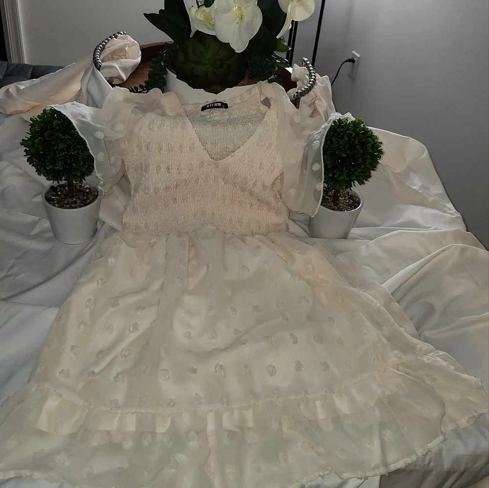 SUPER CUTE women V neck short sleeve dress also dot swing flowy ruffle Dress - Picture 2 of 7